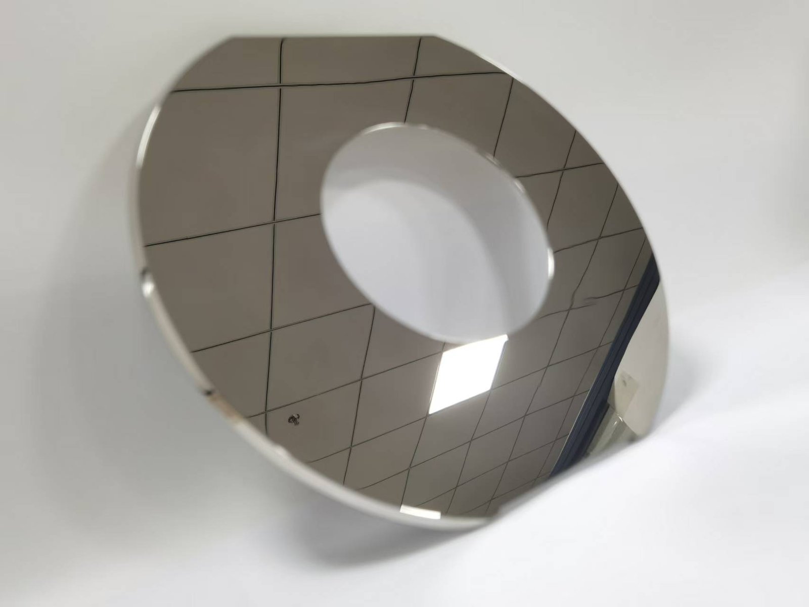 Precision polished steel component with fine surface finish